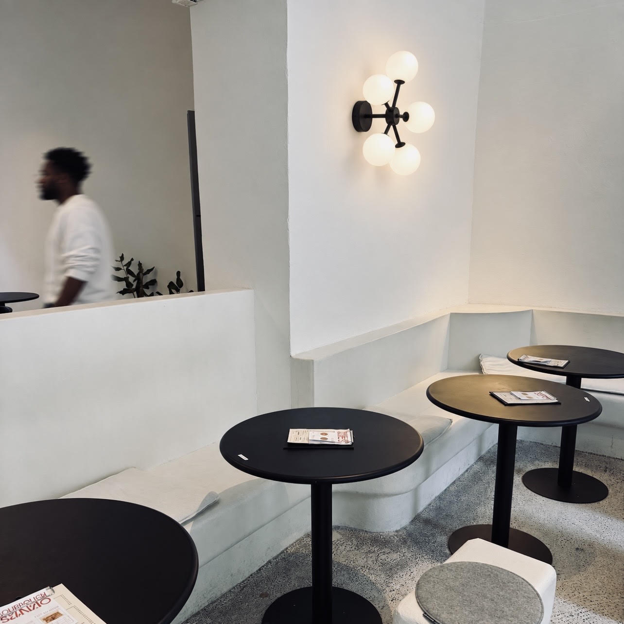 GAU LIGHTING PARIS - Weird cafe